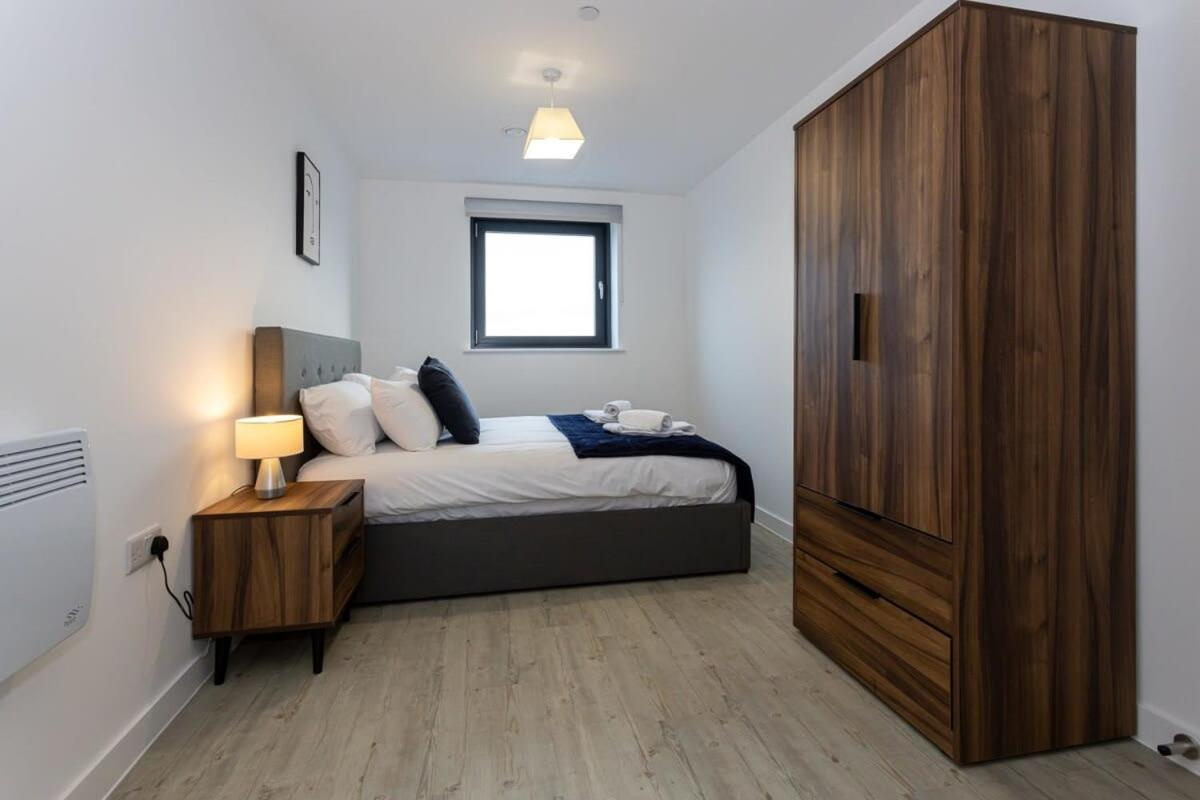 Modern 2 Bed Salford Apartment Stunning Views Manchester Ngoại thất bức ảnh